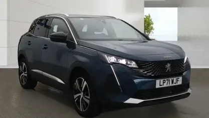 Second-hand Peugeot 3008 GT 131 CP (96 kW) 2022 Albastru SUV