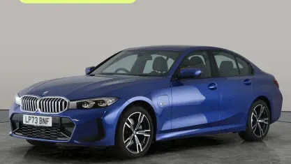 Begagnad BMW 330e M Sport 292 HK (214 kW) 2023 Blå Sedan