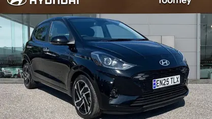 Used Hyundai i10 Premium 79 HP (58 kW) 2025 Black Hatchback