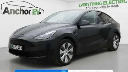 Begagnad Tesla Model Y RWD 219 kW (299 HK) 2023 Svart SUV
