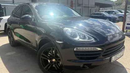 Used Porsche Cayenne 380 HP (279 kW) 2012 Black SUV
