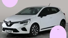White Used 2023 Renault Clio V Evolution Hatchback | £13,325 (Good price)