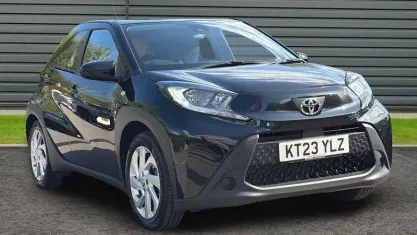 Used Toyota Aygo X PURE 72 HP (52 kW) 2023 Black SUV