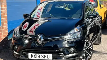 Used Renault Clio IV Iconic 90 HP (66 kW) 2019 Black Hatchback