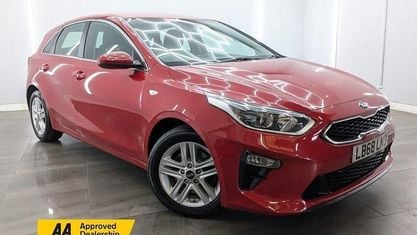 Używany Kia Ceed 116 KM (85 kW) 2019 Czerwony Hatchback