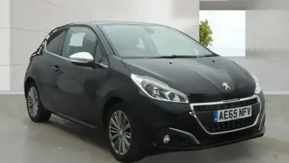 Used Peugeot 208 Allure 75 HP (55 kW) 2015 Black Hatchback