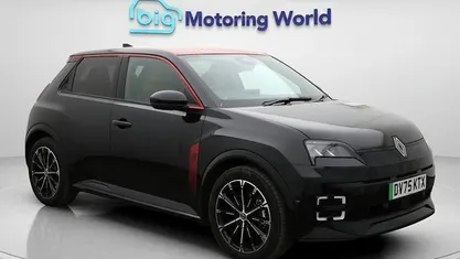 Used Renault 5 E-Tech Iconic 110 kW (150 HP) 2025 Black Hatchback