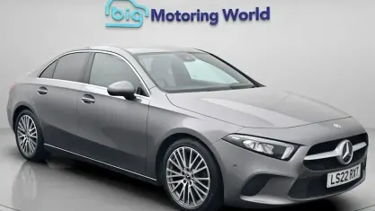 Begagnad Mercedes A180 Executive 136 HK (100 kW) 2022 Grå Sedan