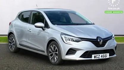 Used Renault Clio Iconic 90 HP (66 kW) 2022 Silver Hatchback