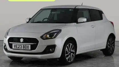Begagnad Suzuki Swift SZ5 83 HK (61 kW) 2023 Vit Halvkombi