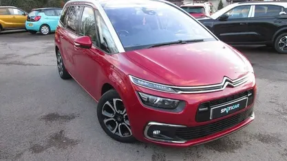 Used Citroën C4 SpaceTourer Flair 131 HP (96 kW) 2019 Red MPV