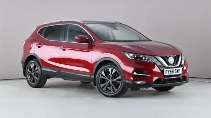 Used Nissan Qashqai N-Connecta 116 HP (85 kW) 2018 Red SUV
