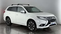 White Used 2018 Mitsubishi Outlander P-HEV Estate | £11,650 (Good price)