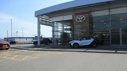 Used Toyota Yaris Hybrid Design 116 HP (85 kW) 2026 Estate