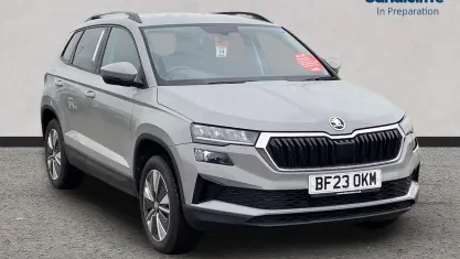 Begagnad Skoda Karoq SE Drive 110 HK (80 kW) 2023 Grå SUV