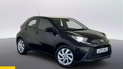 Käytetty Toyota Aygo X PURE 72 HP (52 kW) 2025 Katumaasturi