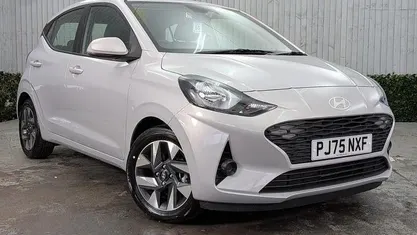New 2025 Hyundai i10 Advanced Hatchback | £16,690 (Fair price)