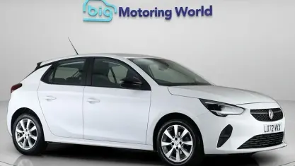 Used Vauxhall Corsa Design Edition 75 HP (55 kW) 2022 White Hatchback