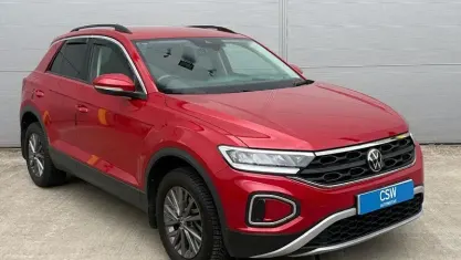 Used VW T-Roc Life 150 HP (110 kW) 2022 Red SUV