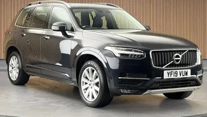 Used Volvo XC90 Momentum 235 HP (172 kW) 2019 Grey SUV