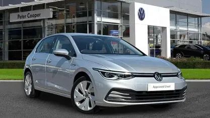 Used VW Golf VIII Style 131 HP (96 kW) 2024 Silver Hatchback