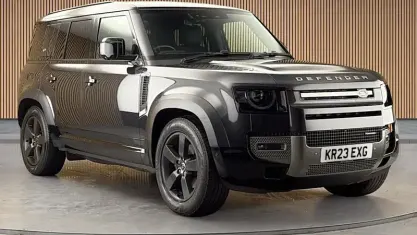 Used Land Rover Defender HSE Dynamic 250 HP (183 kW) 2023 Carpathian grey SUV