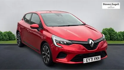 Used Renault Clio V Iconic 90 HP (66 kW) 2022 Hatchback