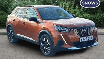 Begagnad Peugeot 2008 Allure Premium 131 HK (96 kW) 2022 Orange SUV