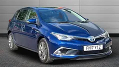 Blue Used 2017 Toyota Auris Hybrid Hatchback | £11,999 (Fair price)