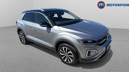 Usado VW T-Roc Style 110 HP (80 kW) 2023 Prateado SUV