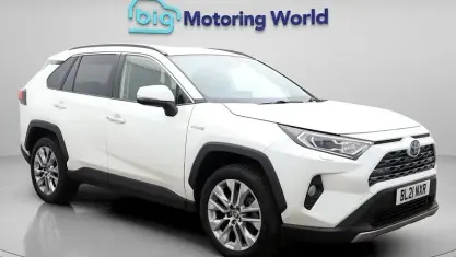 Usado Toyota RAV4 218 HP (160 kW) 2025 SUV