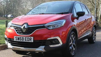 Used Renault Captur GT-Line 90 HP (66 kW) 2018 Red/black SUV