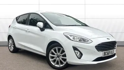 Used Ford Fiesta Titanium 125 HP (91 kW) 2019 White Hatchback