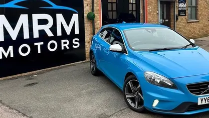 Used Volvo V40 R-Design 114 HP (83 kW) 2015 Hatchback