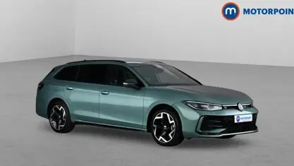 Used VW Passat R-line 272 HP (200 kW) 2025 Green Estate