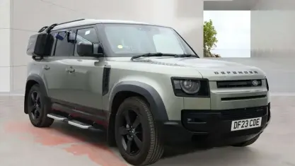 Usado Land Rover Defender HSE Dynamic 404 HP (297 kW) 2023 SUV