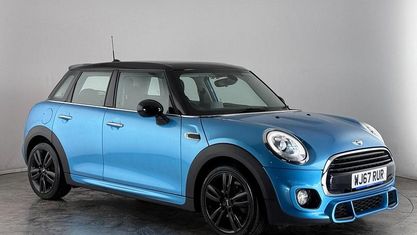 Begagnad Mini Cooper Hatch 136 HK (100 kW) 2017 Blå Halvkombi