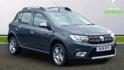 Usado Dacia Sandero Ambiance 90 CV (66 kW) 2018 Gris Utilitario