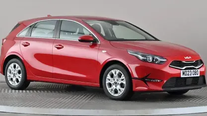 Used Kia Ceed 160 HP (117 kW) 2023 Red Hatchback