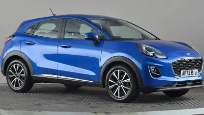 Käytetty Ford Puma Titanium 125 HP (91 kW) 2023 Sininen Katumaasturi