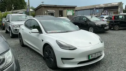 Used Tesla Model 3 Standard Range 180 kW (245 HP) 2021 Sedan