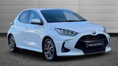 Pure white Used 2021 Toyota Yaris Hybrid Design Hatchback | £14,695 (Fair price)