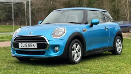 Usado Mini ONE Hatch 102 CV (75 kW) 2017 Azul Utilitario
