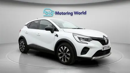 Used Renault Captur Evolution 143 HP (105 kW) 2023 White SUV