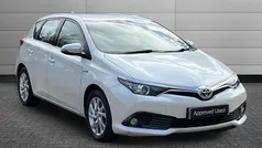 Used 2017 Toyota Auris Hybrid Hatchback | £12,550 (Fair price)