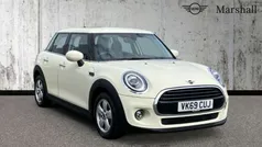 Pepper white Used 2019 Mini Cooper Classic Hatchback | £10,940 (Fair price)