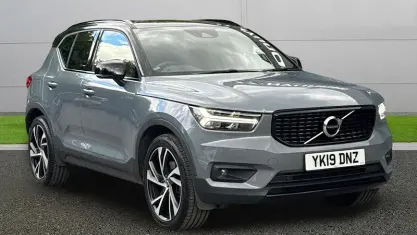 Używany Volvo XC40 R-Design 190 KM (139 kW) 2019 Szary SUV