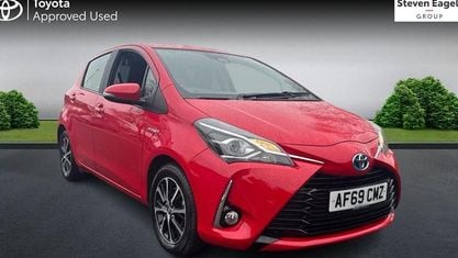 Usado Toyota Yaris Hybrid 101 HP (74 kW) 2019 Vermelho Citadino
