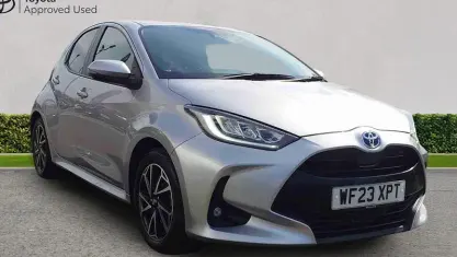 Used Toyota Yaris Design 116 HP (85 kW) 2023 Silver Hatchback