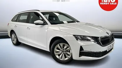 Moon white metallic Used 2025 Skoda Octavia SE Technology Estate | £21,499 (Fair price)
